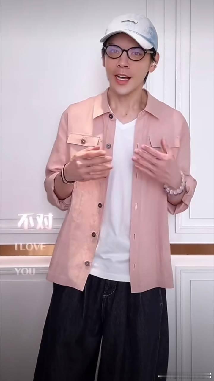 向佐高情商化解家庭争议 一句巧妙的话就能化解剑拔弩张，既照顾到长辈情绪又理清了思