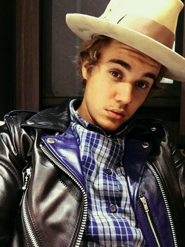 #JustinBieber[超话]# • #贾斯汀比伯# 𝓣𝓱𝓻𝓸𝔀 