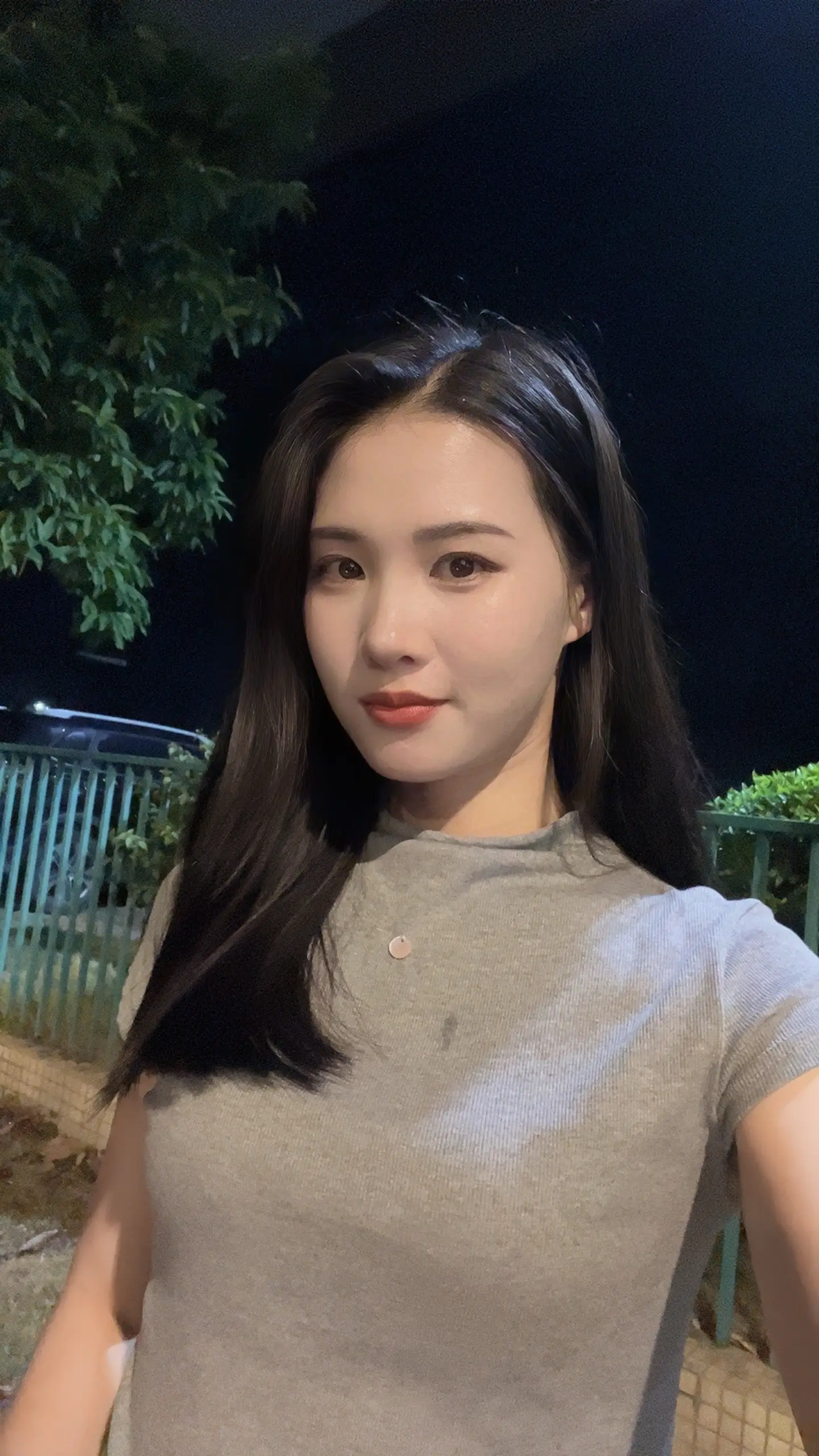 后来我更喜欢教我人情世故的人 能帮我出主意带着我往前走 而不是一直让我...