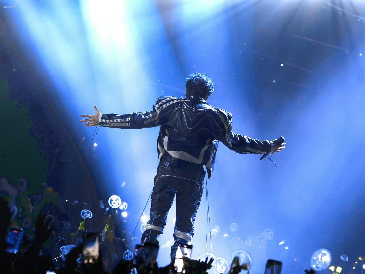 今晚熬夜太值得了，太开心了！给我整太嗨了，睡不着了。咋整？