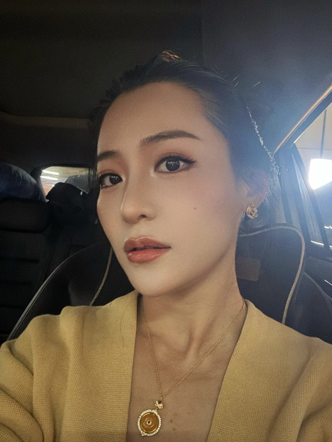 转型做美妆博主，你们看行嘛