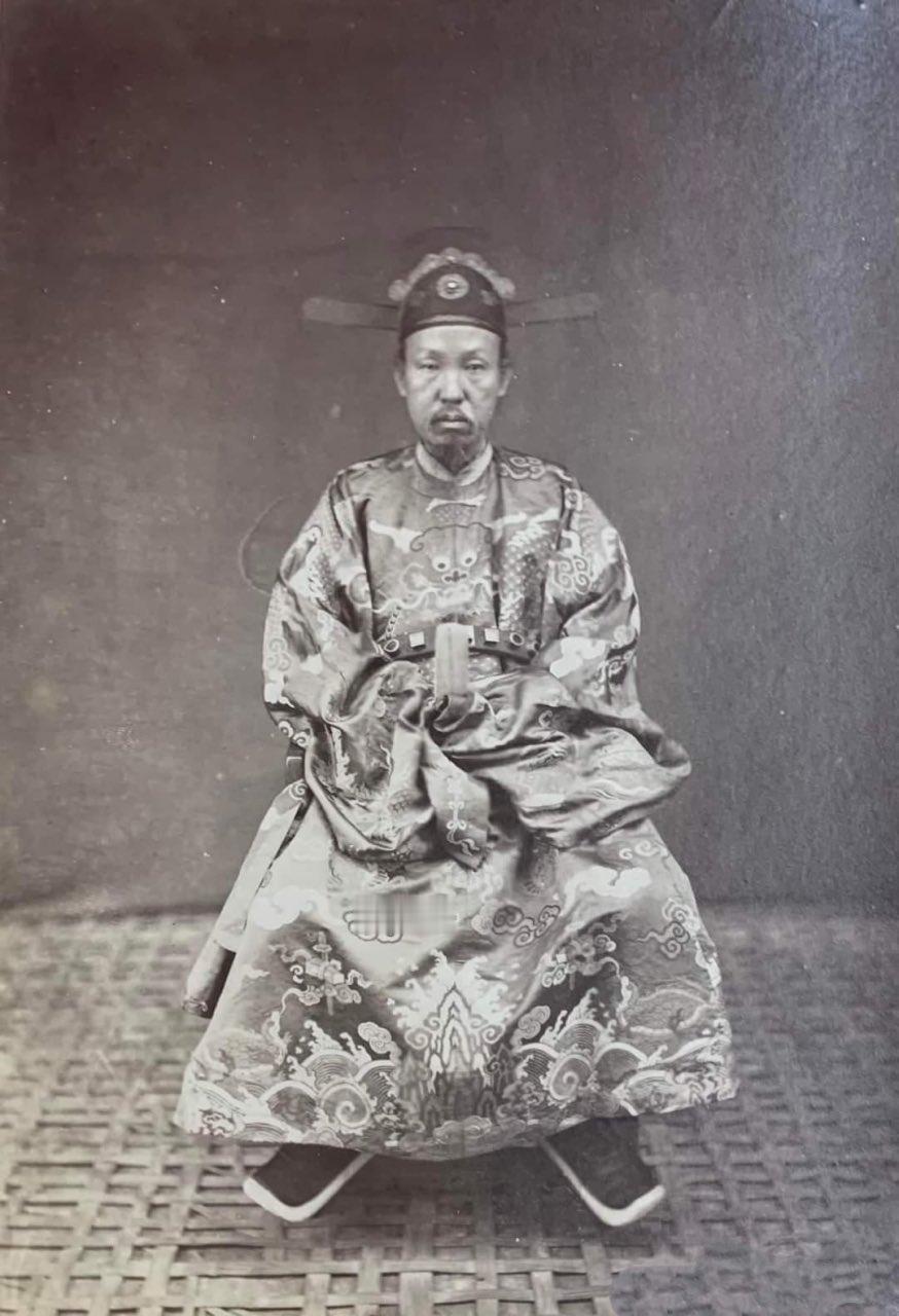 1831年，阮朝使臣李文馥奉命抵达福州，护送遭遇海难的清朝官眷归国。
当地官府为
