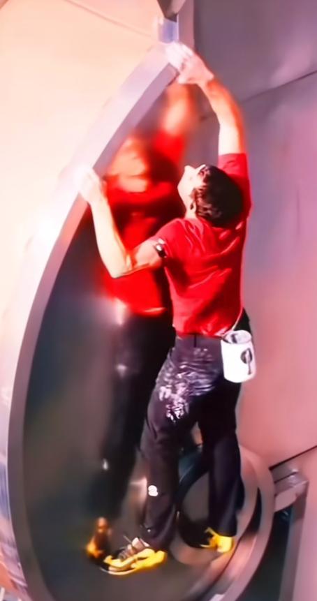 一个美国人，徒手攀爬台湾 101 大厦！

一个美国人徒手爬台湾 101 大厦，