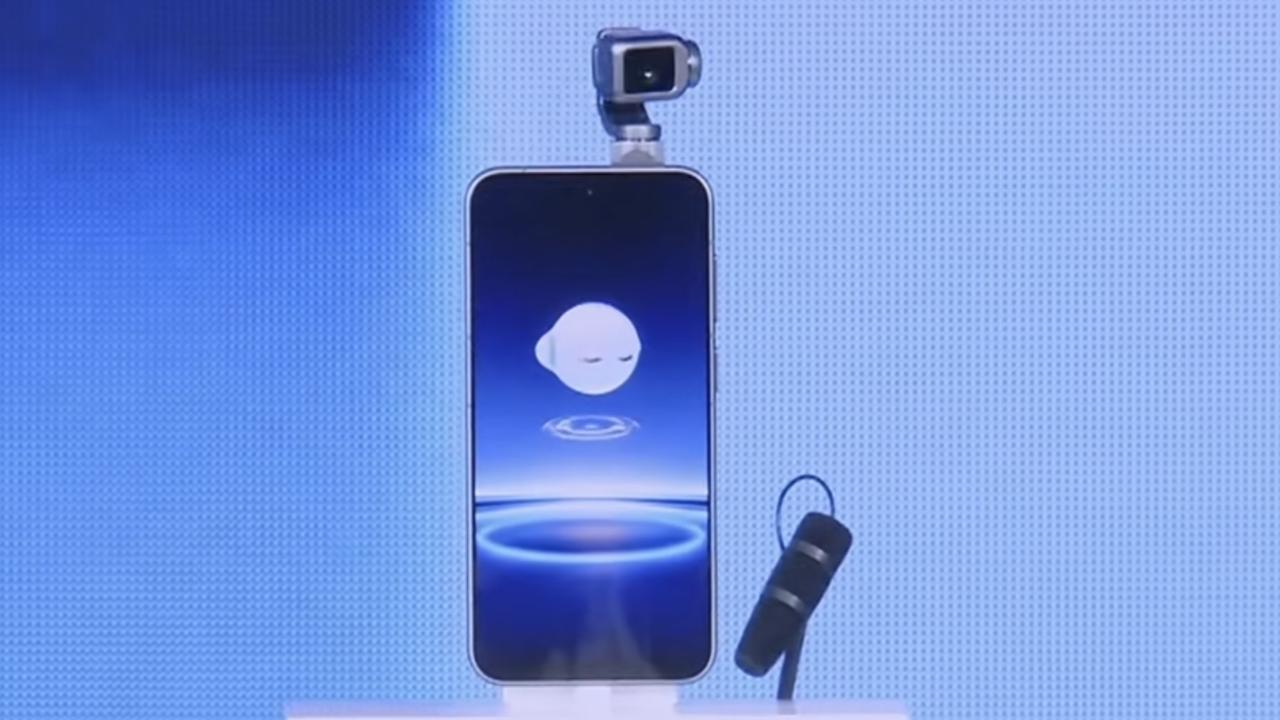 荣耀Robot Phone真机在MWC 2026正式首秀，有多项细节公布，不过也