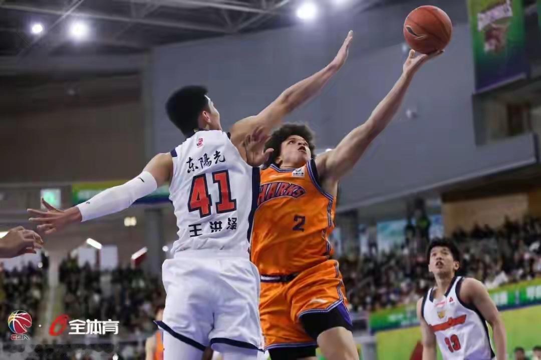 山东高速男篮83:112惨败上海久事男篮！
无缘CBA俱乐部杯决赛！
比赛开始阶