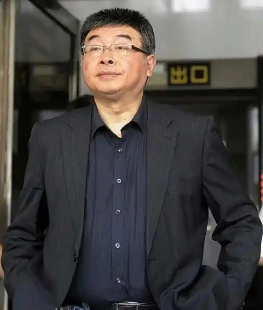 这把邱毅给气笑啦！台绿蛙造谣邱毅被大陆封杀，并且在大陆被限制出境！

源于一名大