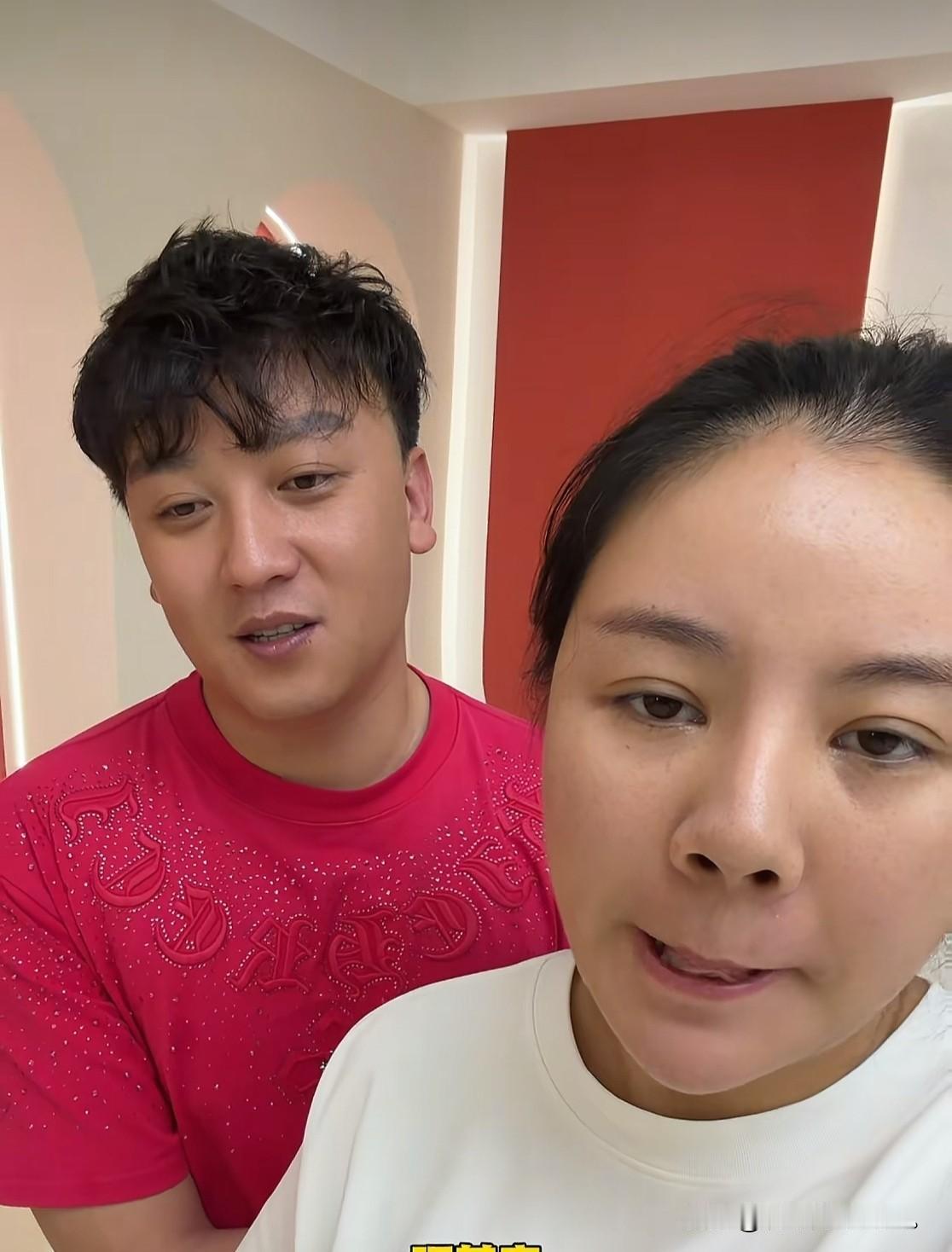 小故事！
    现在 佟小喵只能找，郭老大和张小曼帮忙了，在这个家里，除了小曼