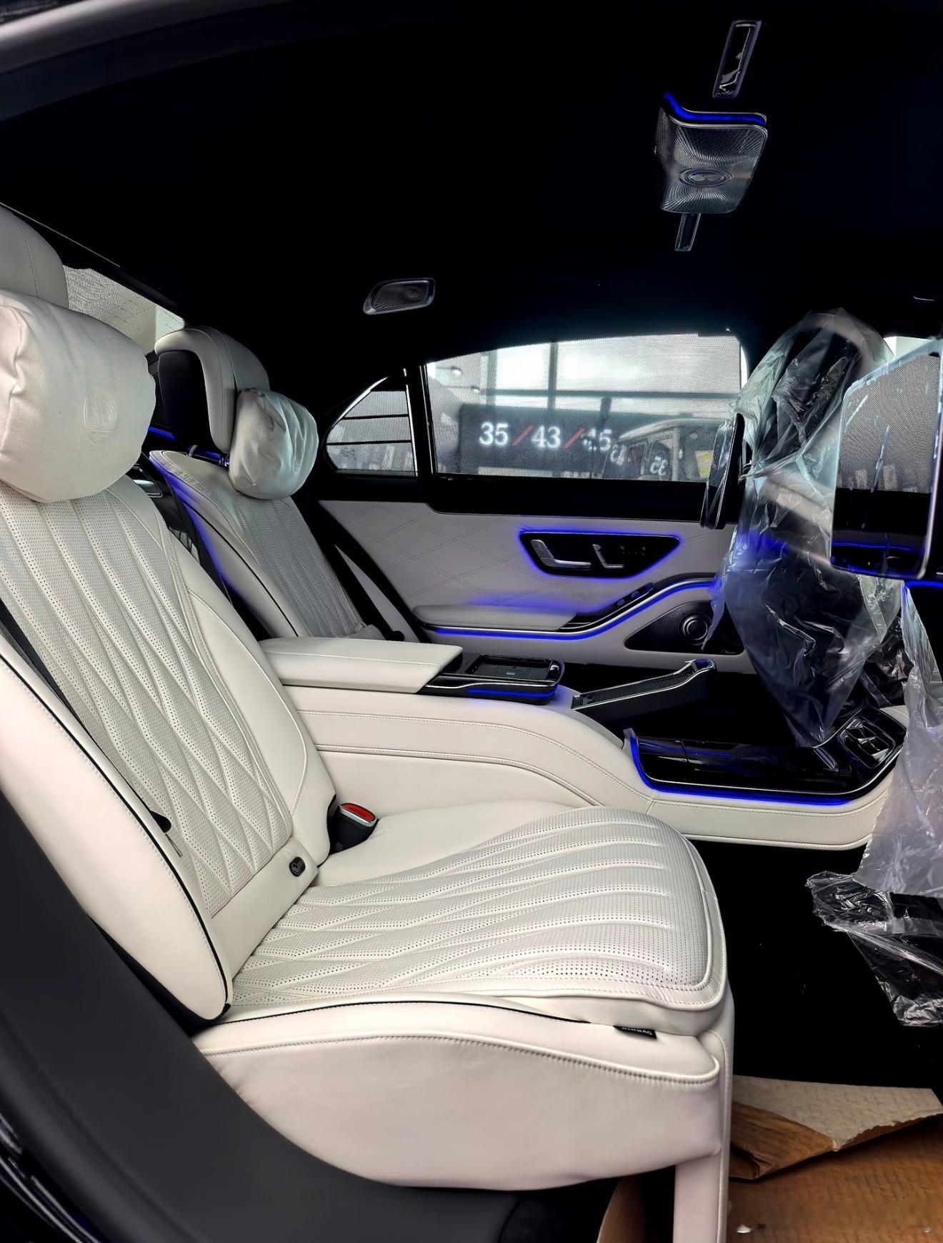 奔驰S63 AMG 【已经放展厅1年2个月以上了】全新车 指导价312.68万 