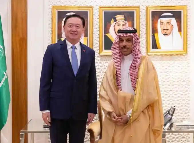 一个敢想，一个敢干，沙特再求中国签下万亿大单，共造沙漠奇迹。
 
红海沿岸这两天