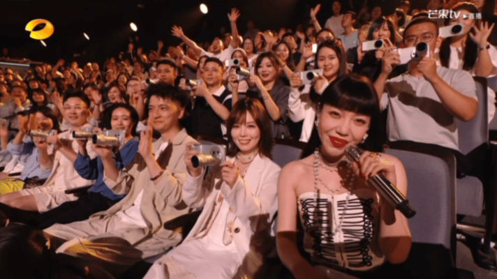 吴莫愁Rap的时候切张碧晨画面吴莫愁Rap的时候切张碧晨reaction 吴莫愁