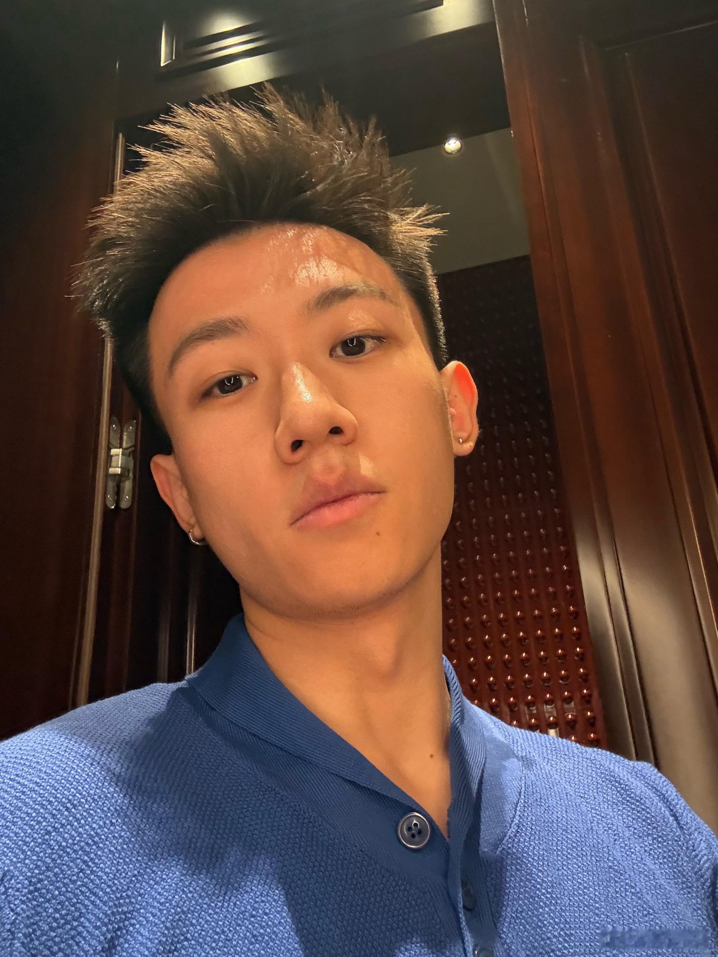 你说蓝色是你最爱的颜色 