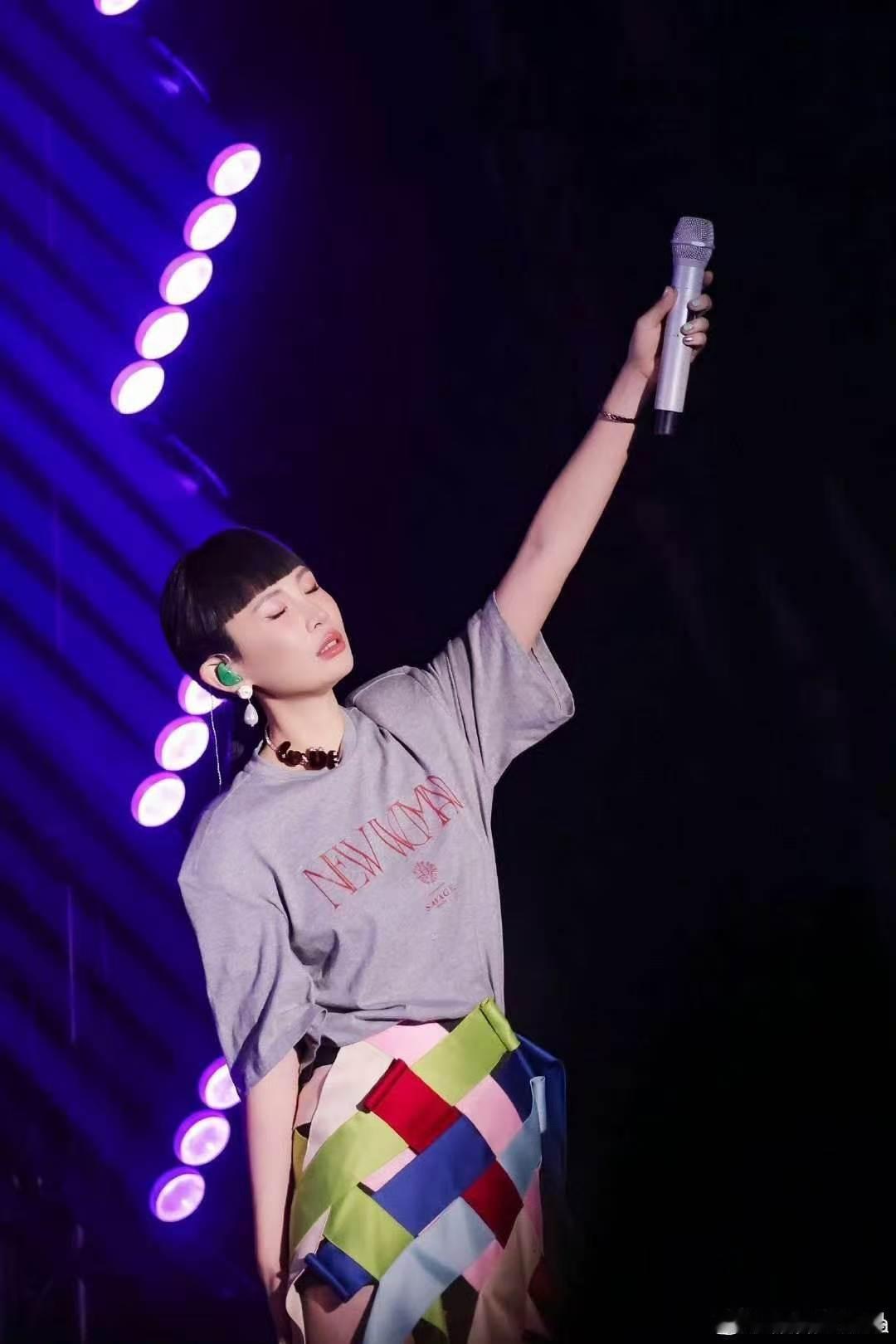 魏如萱时隔八年再唱心酸歌手歌单歌手2026阔别八年重新演绎金曲，魏如萱用心歌唱，