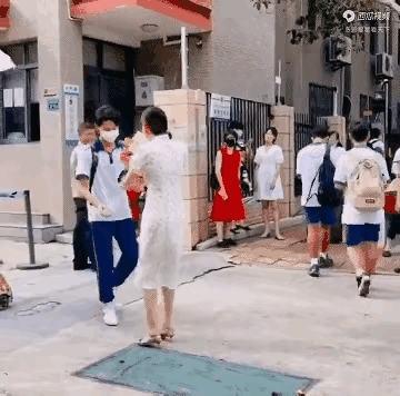 求考生的心理阴影面积是多少？[允悲]现眼包妈妈尴尬死......考生预判了老妈的