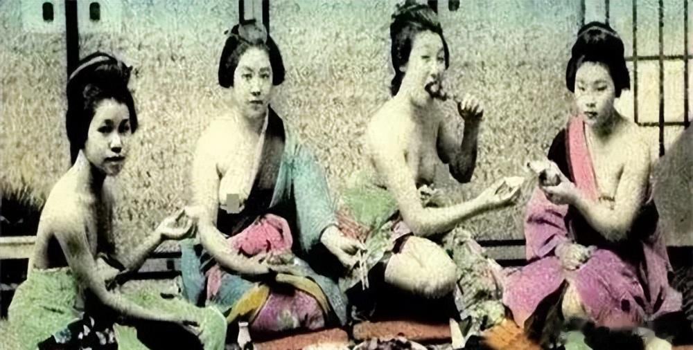 二战之后的日本慰安妇问题仍然存在。

他们只是换了一个身份，开始为美国大兵服务。