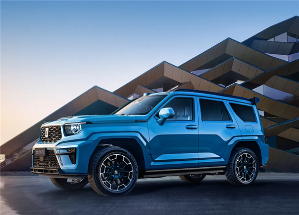 新款坦克700 Hi4正式上市，售价42.8–50.8万元（较预售价下调1万），