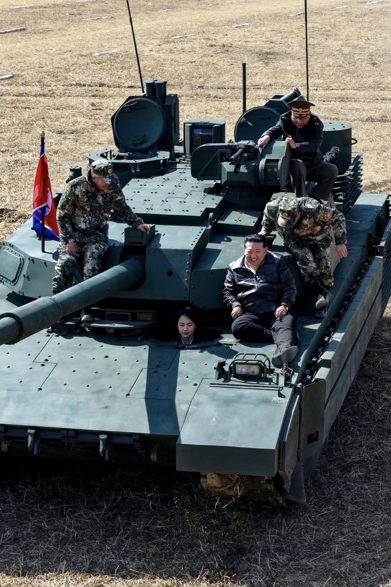 任凭风浪起、稳坐钓鱼船。