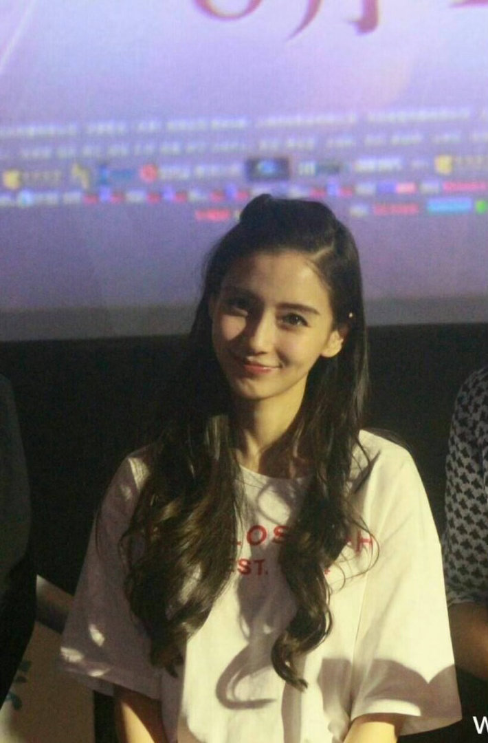 angelababy [心]杨颖 官宣倒计时3️⃣天关🐷⏰12:00 悬念海报