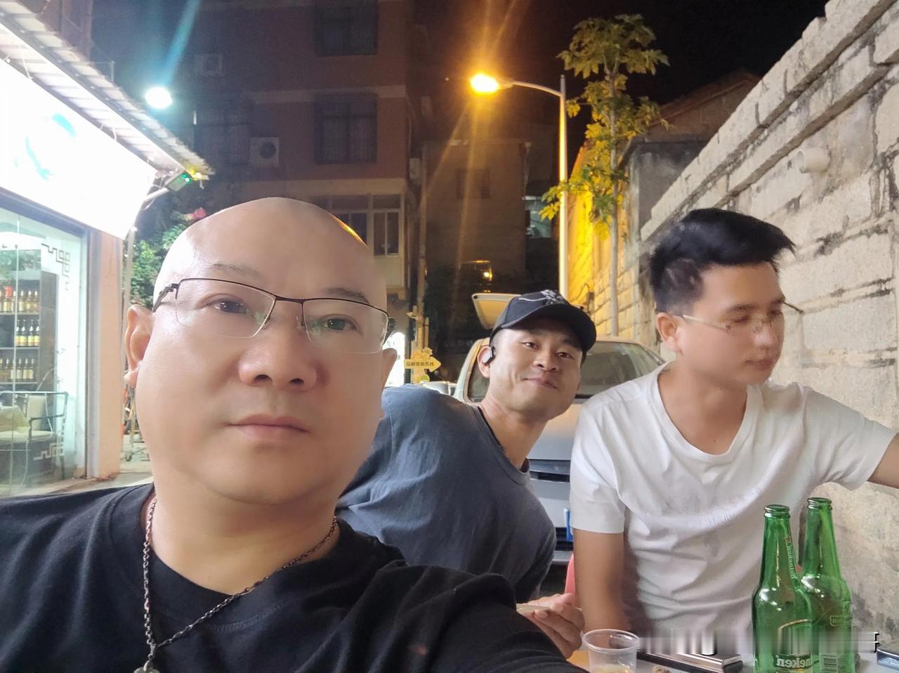  好兄弟拍完（2025年春节大年上映）戏来厦门，今晚再次相聚，我也再次来了塔头，