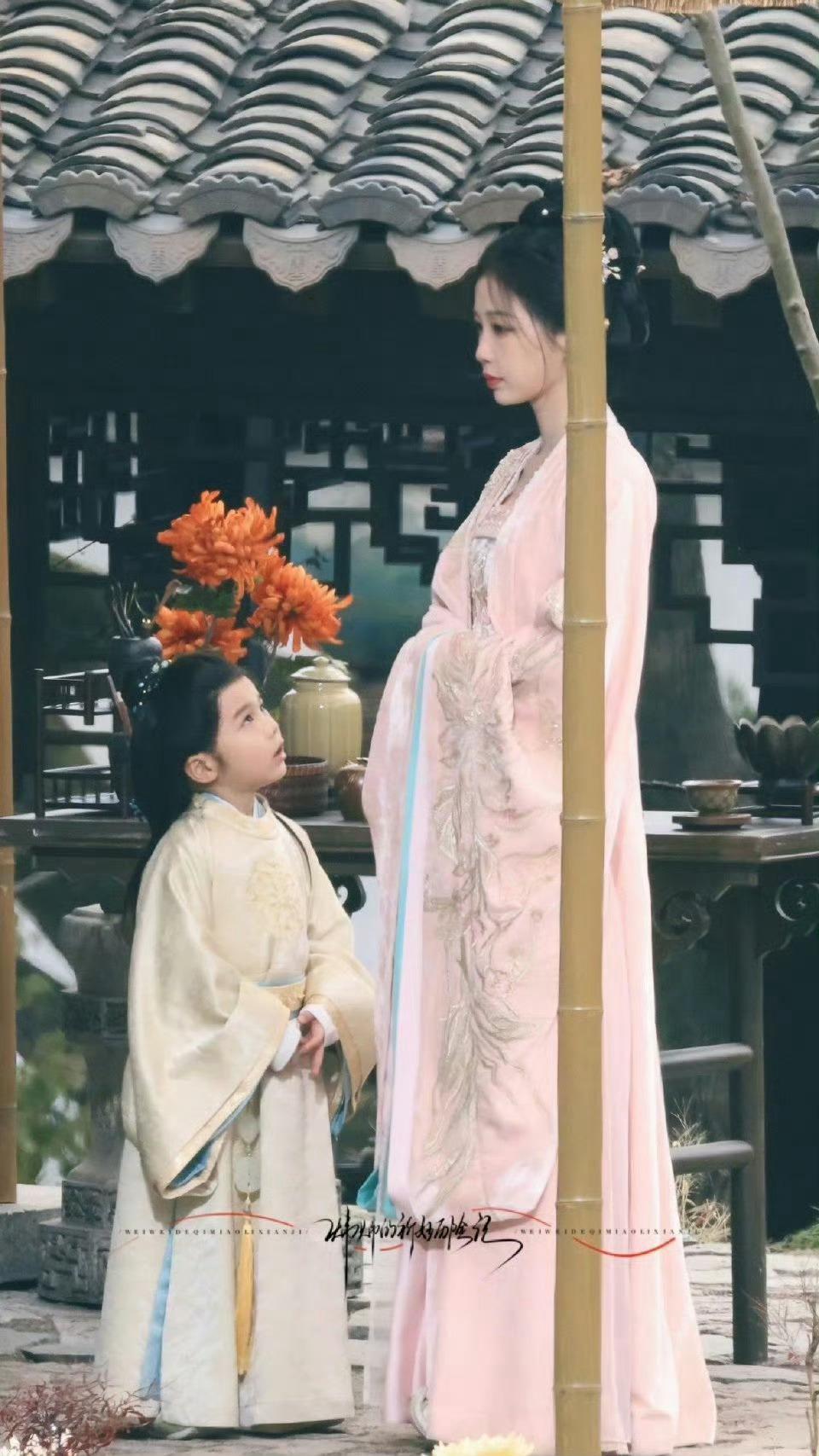 虞书欣云初令完全是温婉主母！肉眼可见的瘦了，整个人薄薄的一小片，美到心巴上了💓