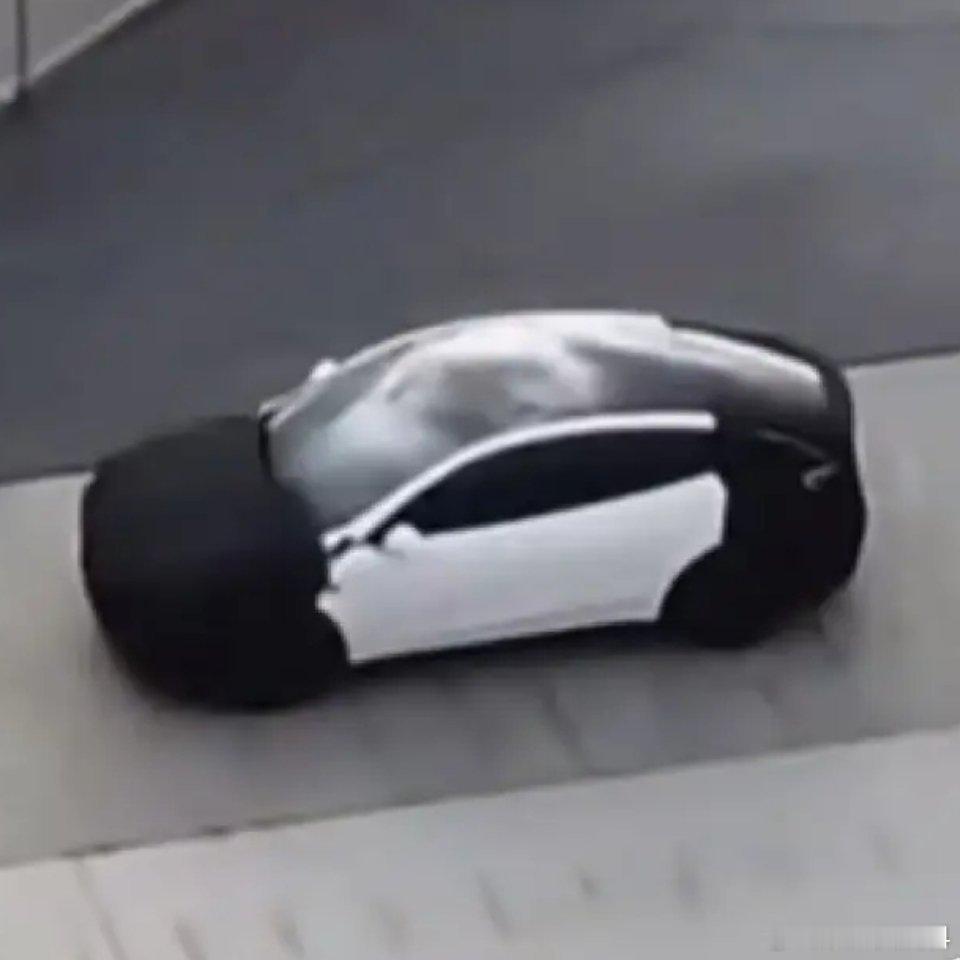 入门版特斯拉model y ，要跟比亚迪打价格战？从这组拍摄于特斯拉美国工厂的谍