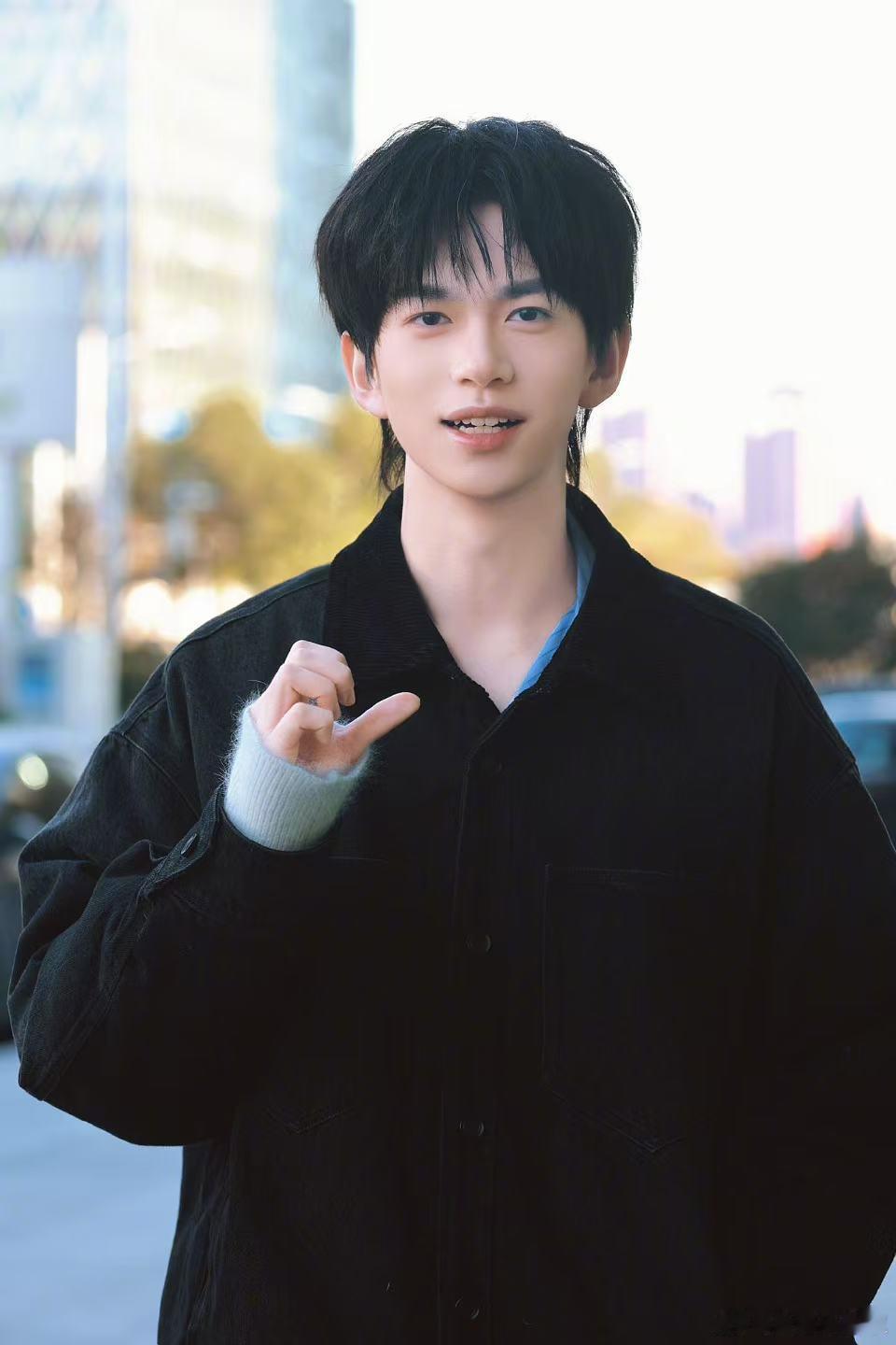 星光不负赶路人，殷秀梅队魏忠杰晋级声鸣远扬全国 12 强，每一步成长都亮眼！ 