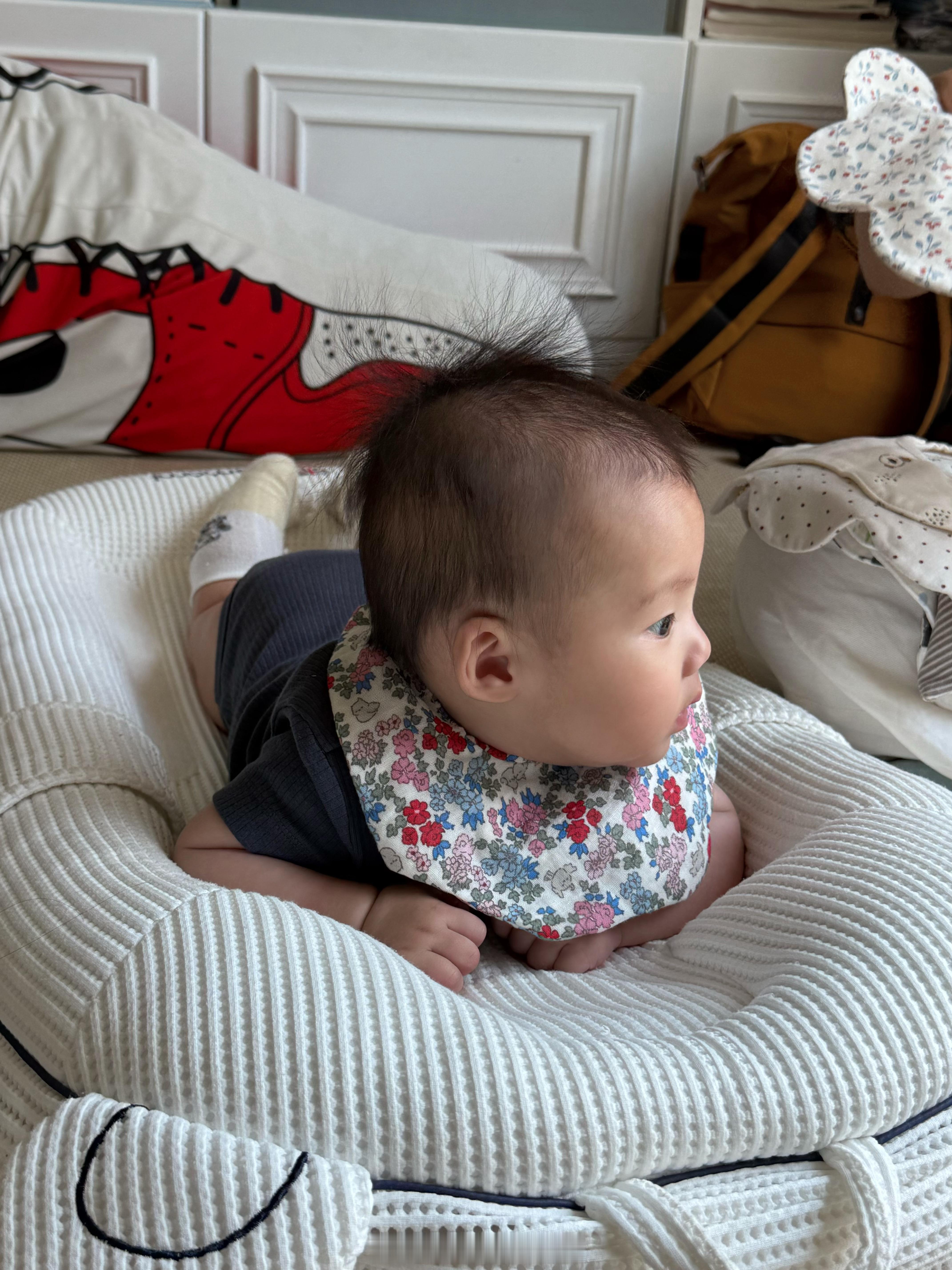 四月龄是口水宝宝🍼 