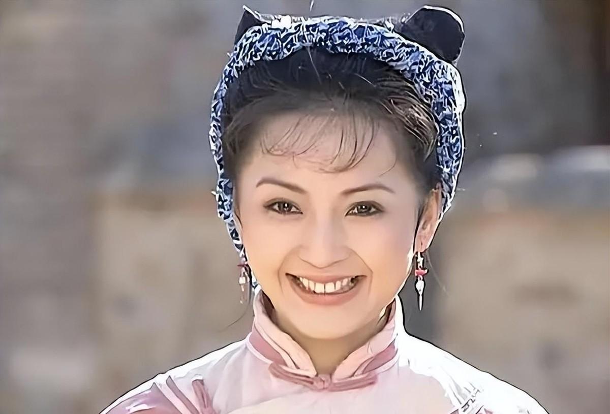 “香妃”刘丹英年早逝，父亲牺牲，哥哥患病离世，如今只剩母亲孤身一人
1999年深