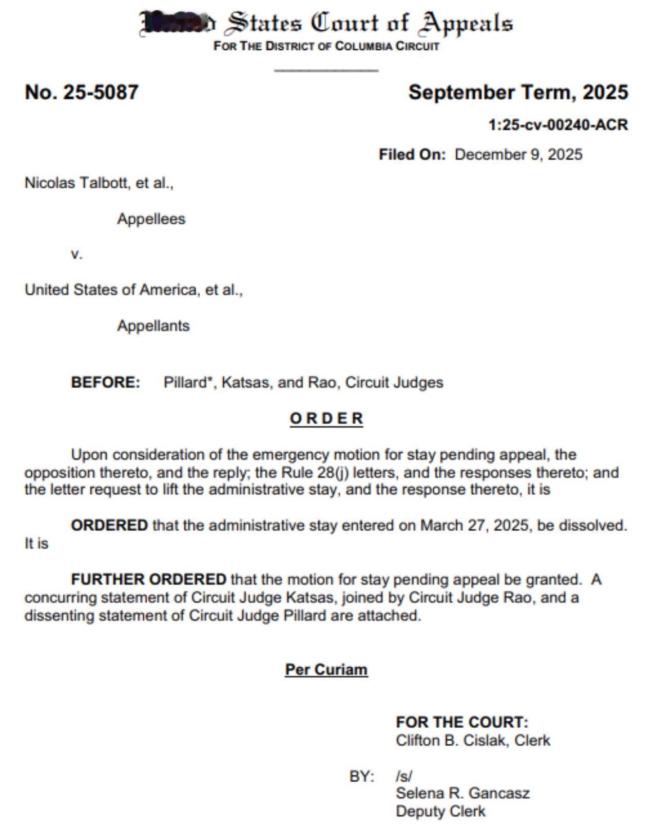 美国一家上诉法院刚刚维持了特朗普政府禁止跨性别军人服役的禁令。

“我们的军队应