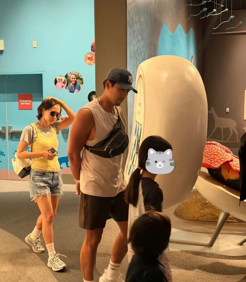 玄彬孙艺珍带儿子逛科技馆颜值一家逛科技馆 是谁羡慕了我不说玄彬