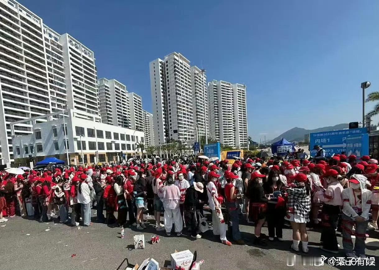 苏新皓红遍三亚苏新皓新音第二天人气苏新皓新音第二天人气，红遍三亚，