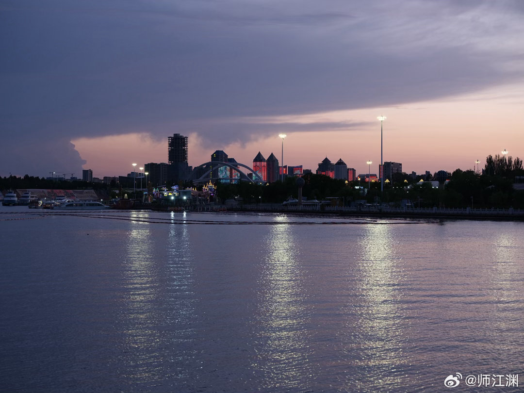 美丽的鄂尔多斯夜色🌃黄昏鄂尔多斯记录生活风景摄影 富士GF45-100 鄂尔多