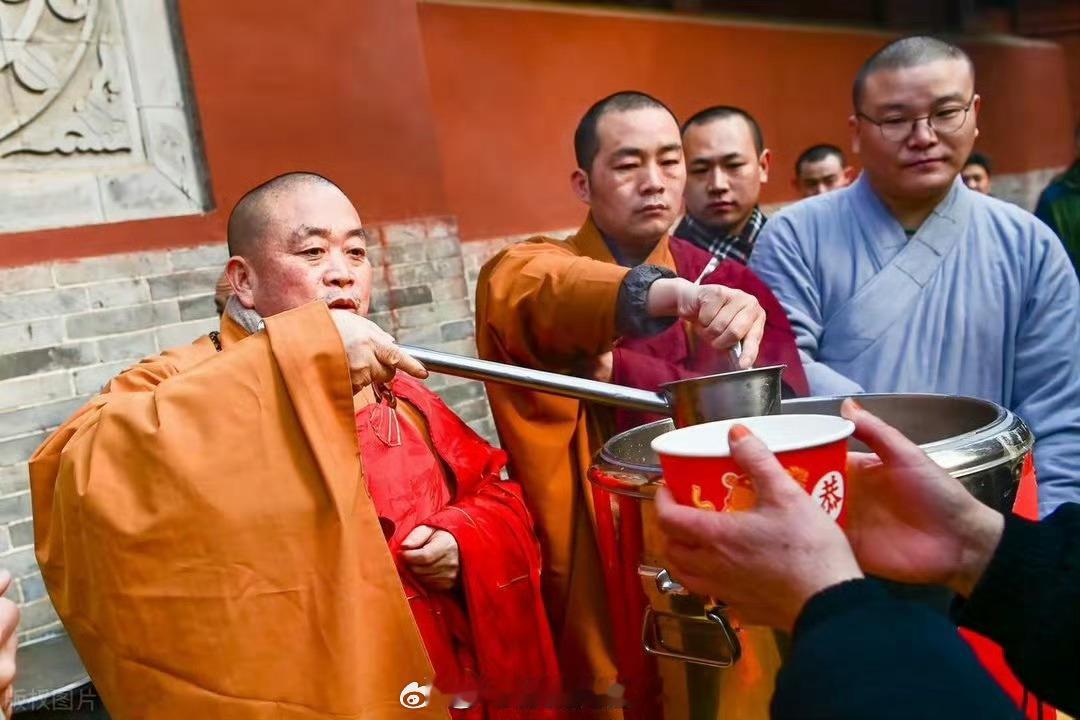 少林寺回应网传释永信方丈被带走从此少林寺 无方丈……无风不起浪，现在也没多少真正