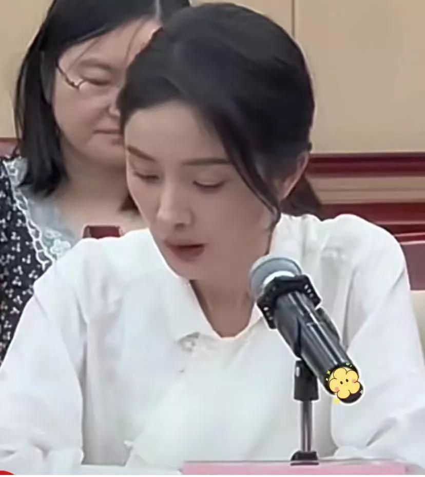 这已经不是她了....
看着完全变了一个人呀，看着好年轻，跟一个孩子的妈妈完全不