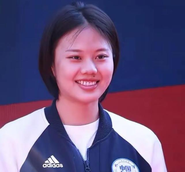 龚翔宇
个人资料
龚翔宇，1997年4月21日出生于江苏连云港，中国女子排球运动