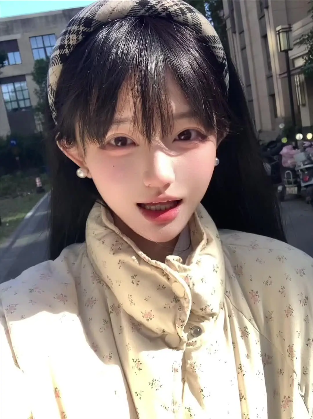 小溪水冷冰冰