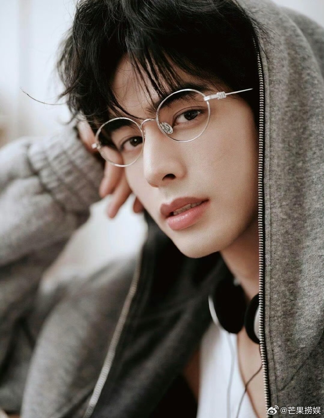 宋威龙误入直播间九敏啊啊啊宋威龙你也会有一天也会误入直播间有点幻视王鹤棣蒙圈闯入