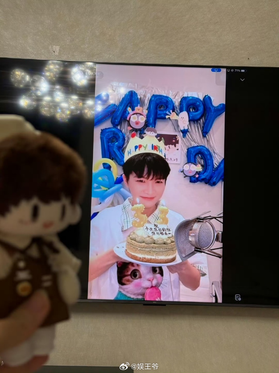 我，生日蛋糕，实名反对周深先生今晚的吹蜡烛行为。我的蜡烛我说了算，3和3，一个都