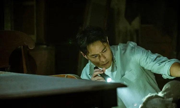 凭借《泥娃娃》入围台北电影节最佳男主角！不靠夸张的表演，光靠眼神和微表情就把角色