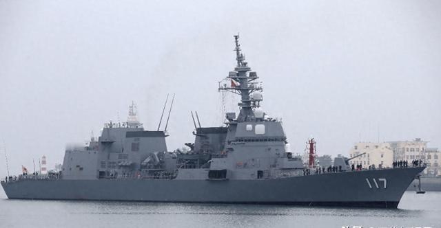 为何继续批量建造 052D，而非只造 055？核心在于体系搭配：面对航母战斗群，