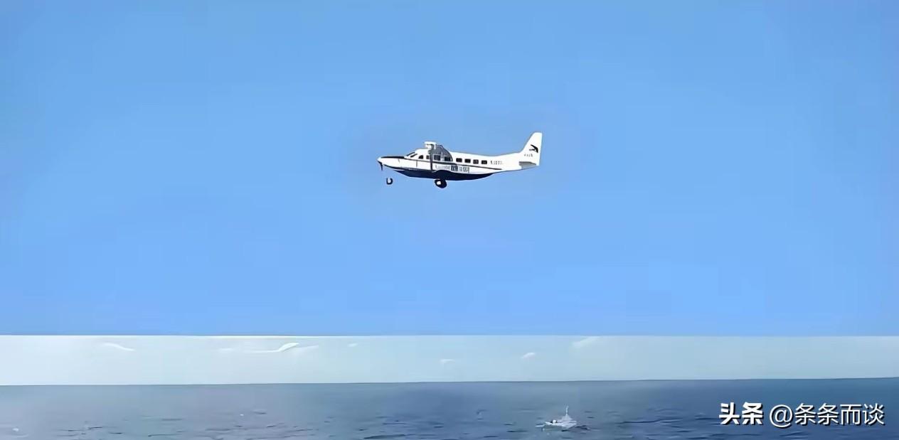 3月20日，菲律宾飞机再次逼近美济礁，这次中方没惯着果断“开火”！
 
3月20