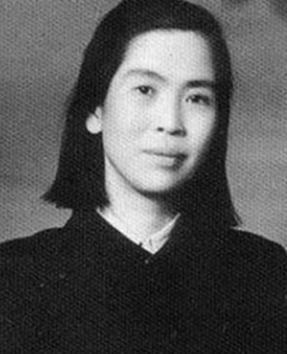 1979年，贺子珍当选为全国政协委员，消失了将近40年的她再次出现在了公众面前。