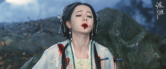 迪丽热巴 《白日提灯》贺思慕 / 动图▷EP12-04 绿白-被万剑穿心 吐血?