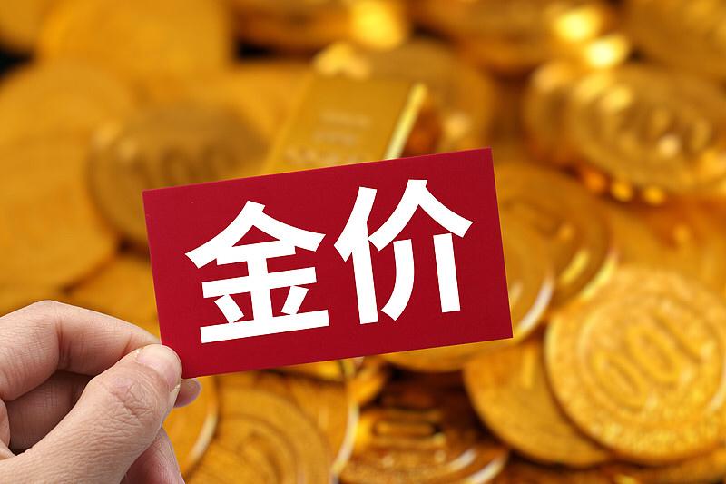 最近身边好多人蹲金价抄底，昨天还在958晃悠，今天直接砸到948一克，我那朋友直