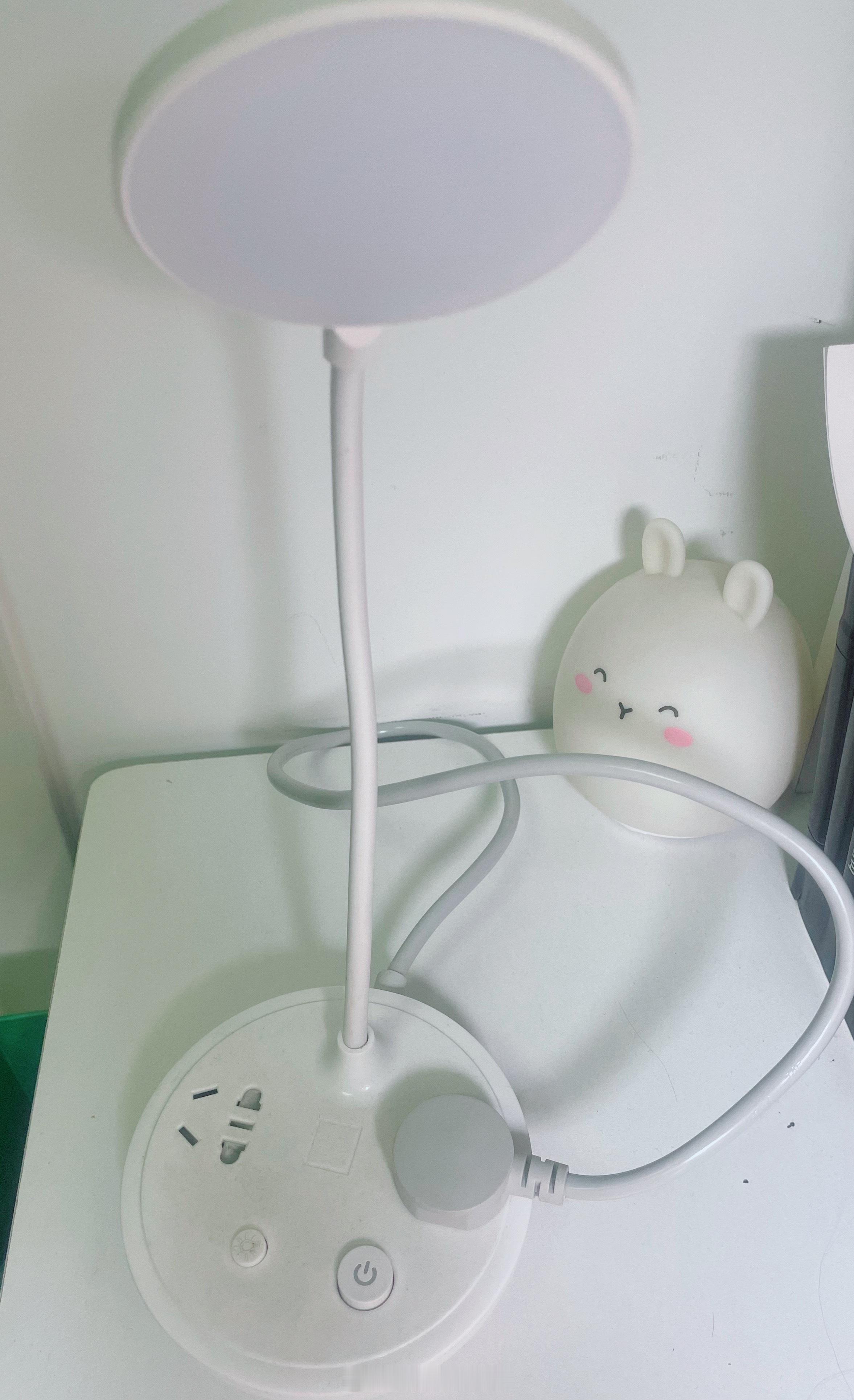 充了一天的台灯 为什么没充进去电？ 