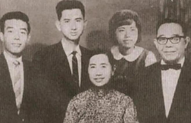 1982年，一位台湾老人携骨灰抵京，中央专人接机，四天后顺利安葬于八宝山公墓！