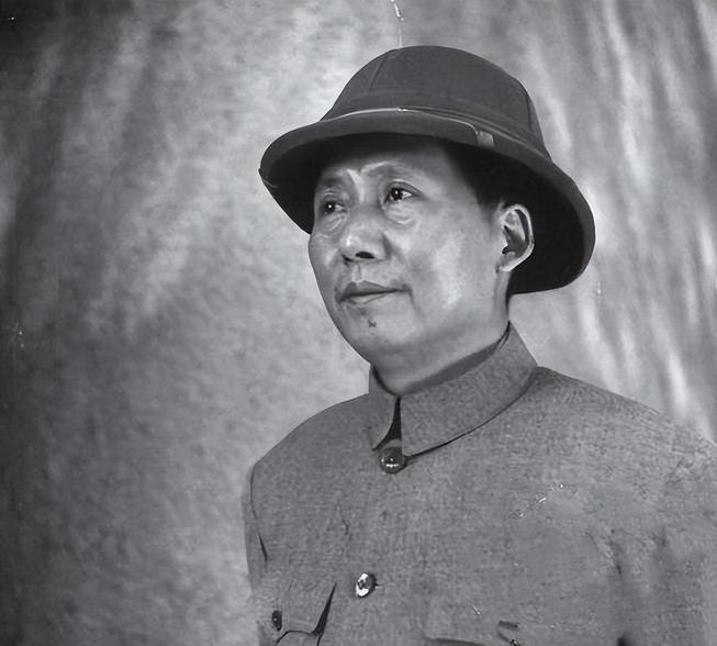 1945年重庆谈判，老蒋允诺让毛泽东当一省之长，毛主席作何回应？
“润之兄当真要