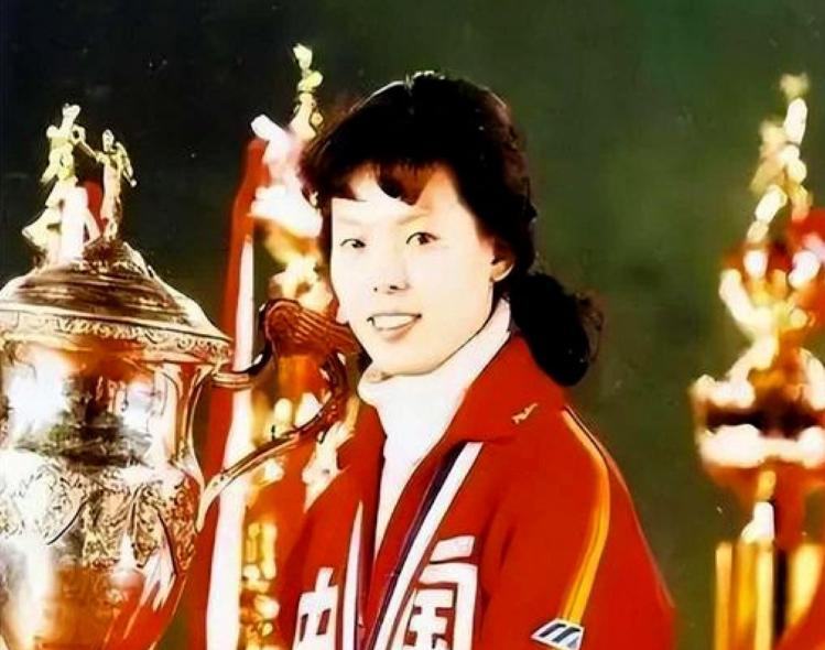 2013年，饱受重病折磨的女排名将陈招娣，生命已然走到尽头，弥留之际，她唤来丈夫