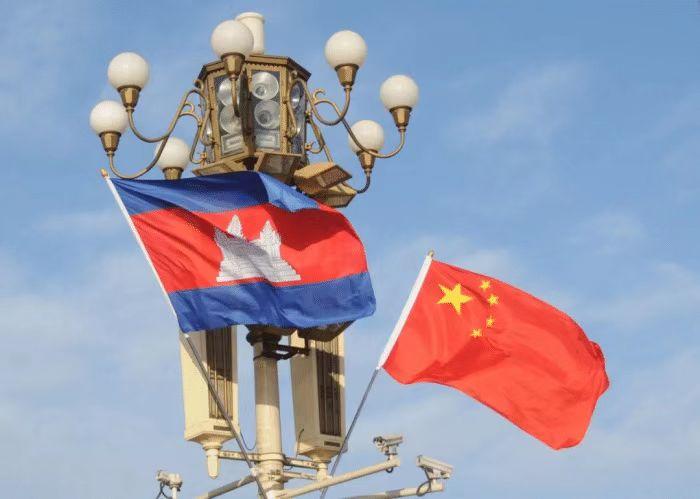 中国为何没有公开支持柬埔寨？就因为一点，换人了。


洪森执政时期，中柬在基础设