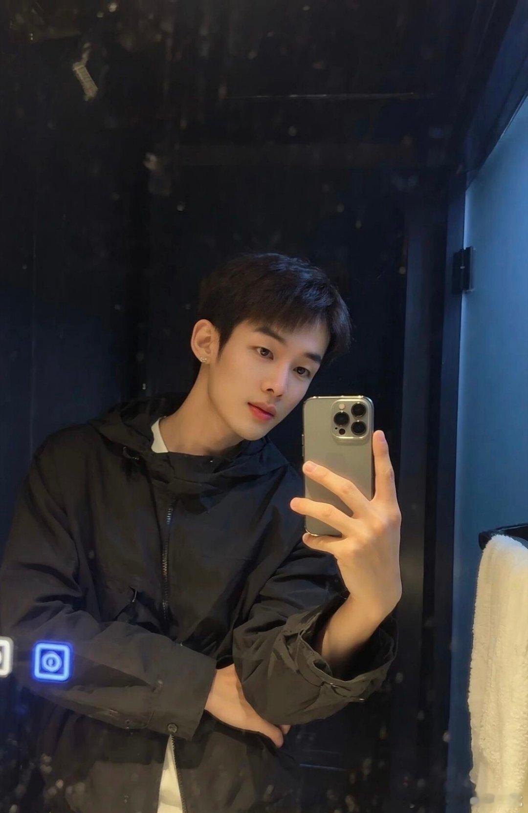 好工作都是突然找到的加油吧少年，有很多事情不一定争取就能得到，而是靠缘分和运气。