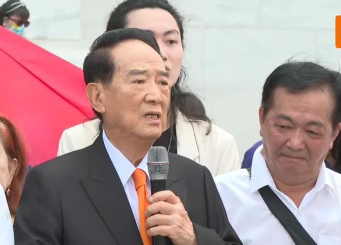 九三阅兵后，岛内慌了，宋楚瑜喊话大陆：应承诺不对台使用武力。我们的阅兵不仅在海外